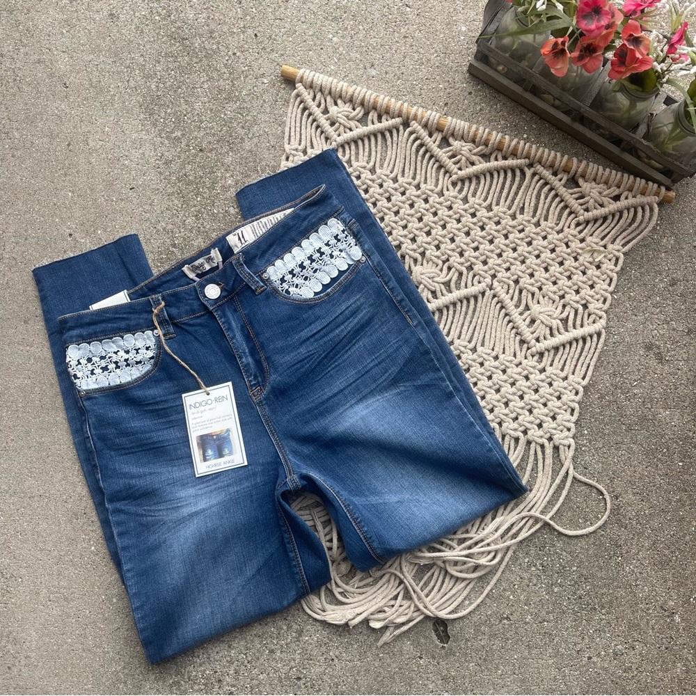 NWT Indigo Rein High Rise Ankle Jeans Size 11 Lace Trim Frayed Hem